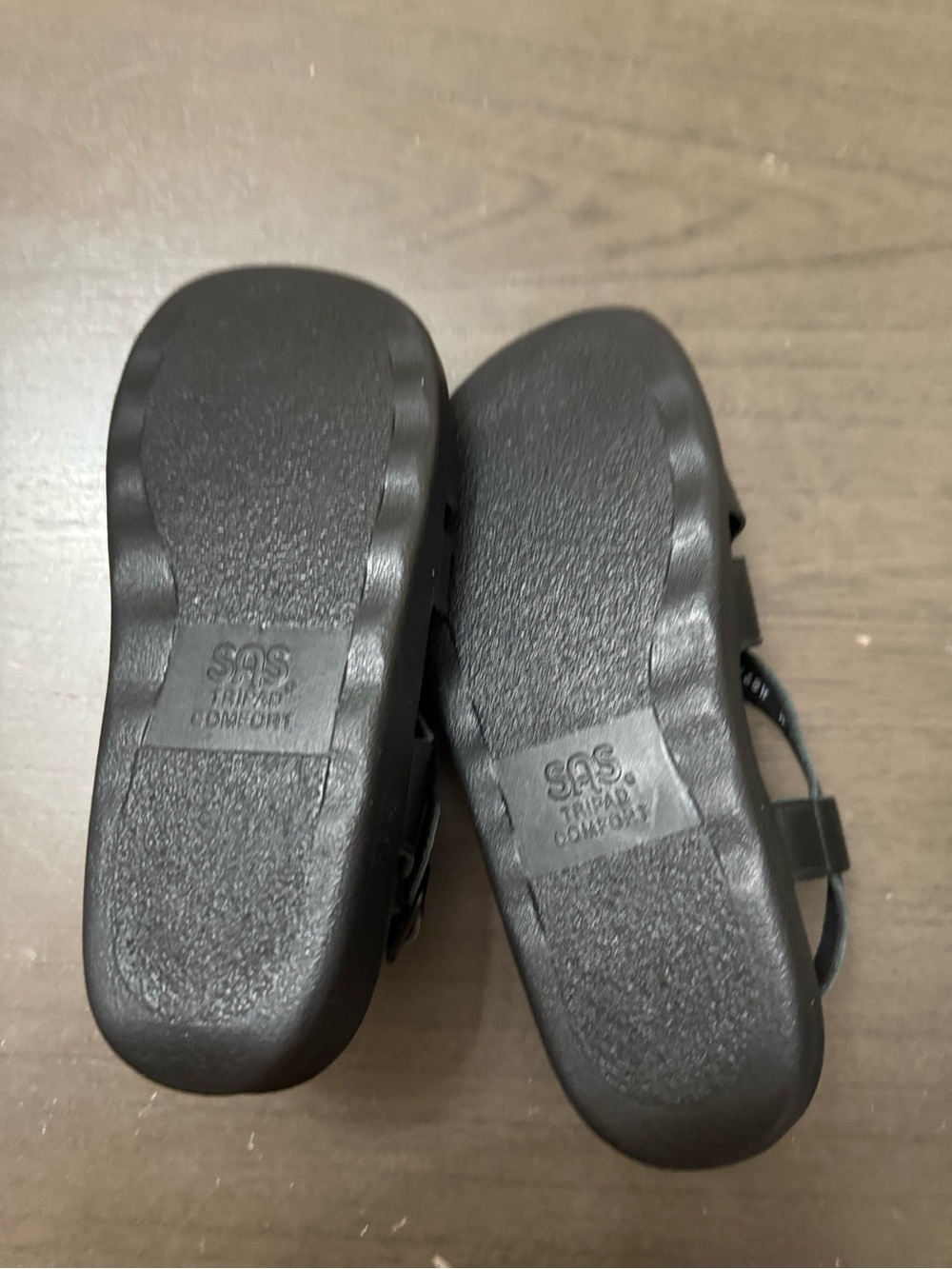 SAS Black Leather Cross-Strap Sandals - Picture 9 of 11